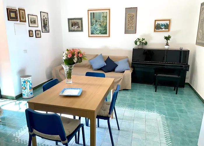Il Balcone Sulla Piazza * توري أنونزياتا